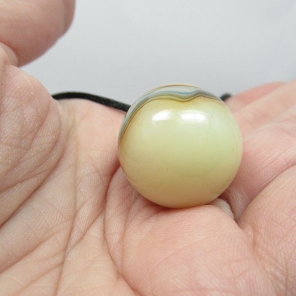 Uranium glass marble pendant - Picture 8 of 12